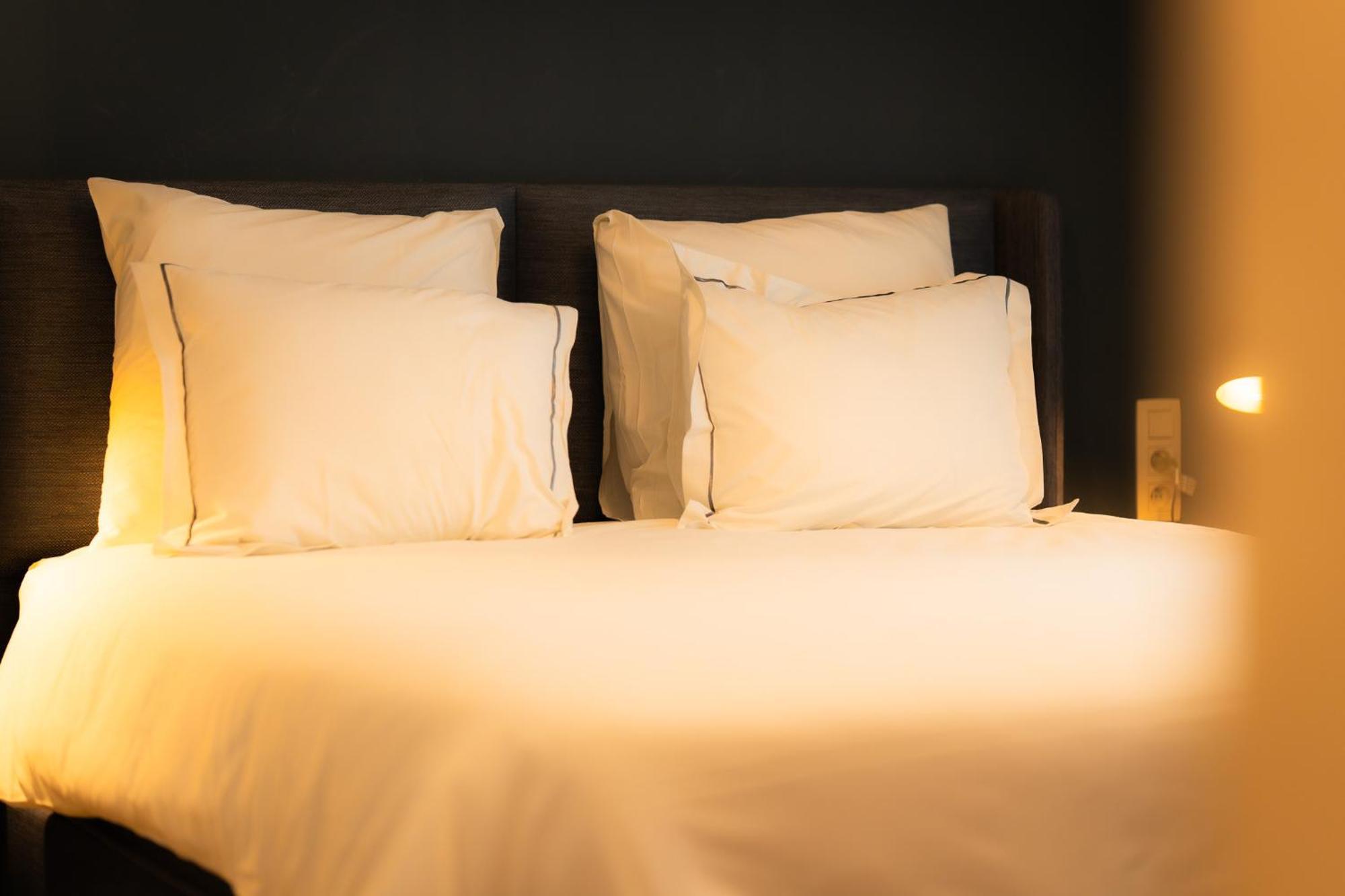 Hotel Grand Place Mons Bagian luar foto