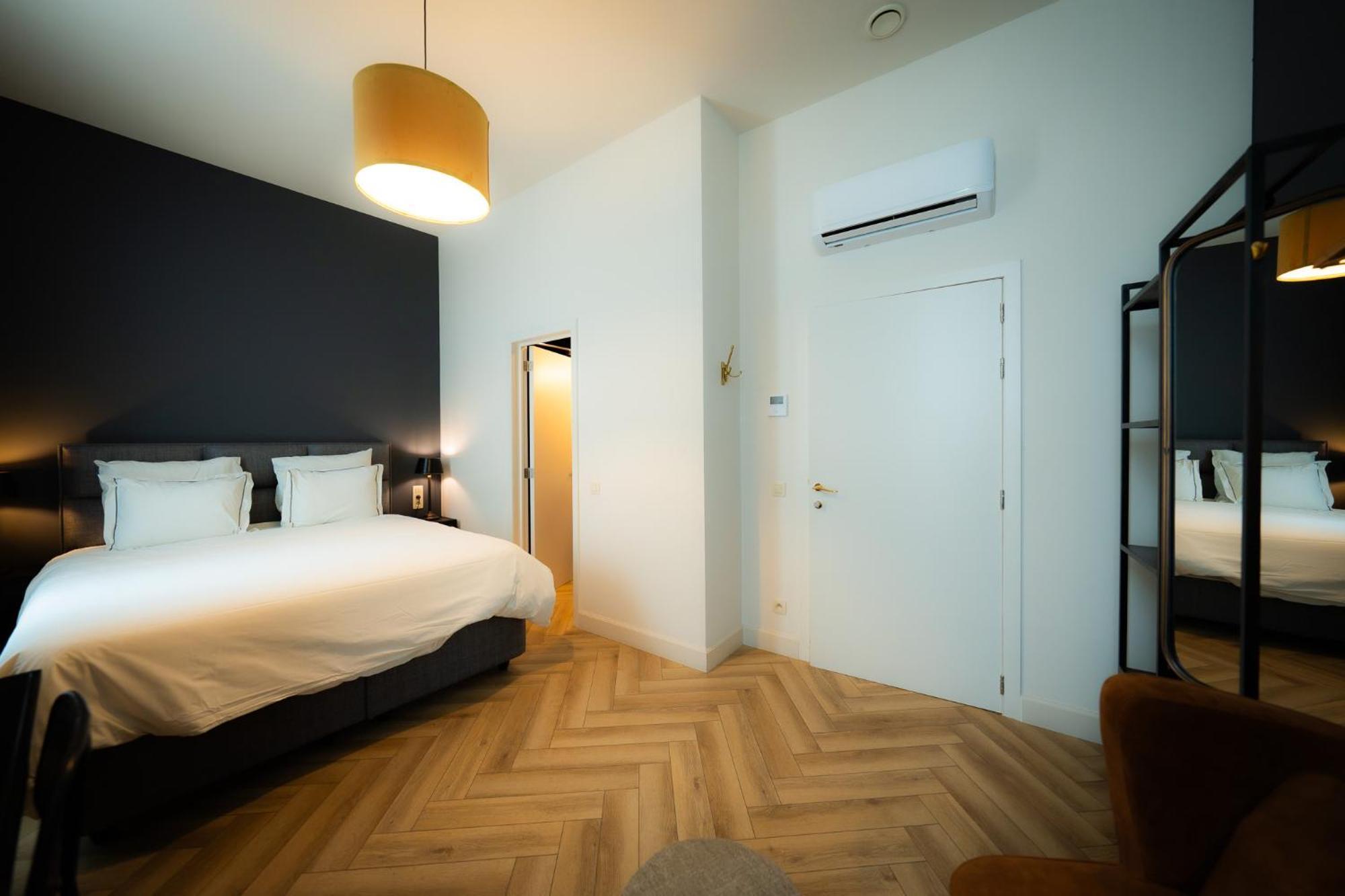 Hotel Grand Place Mons Bagian luar foto