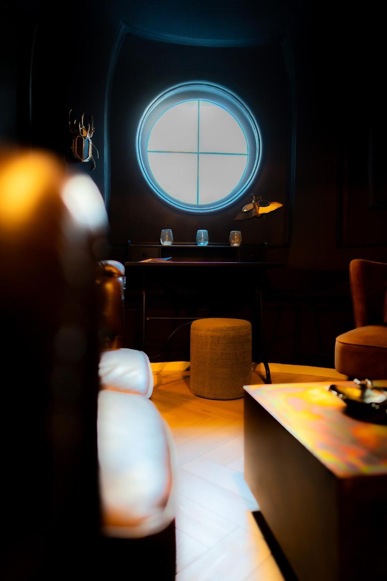 Hotel Grand Place Mons Bagian luar foto
