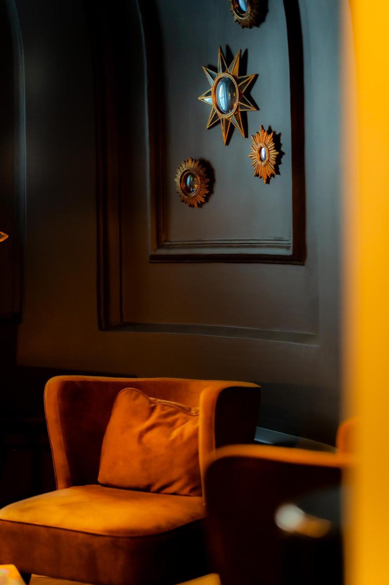 Hotel Grand Place Mons Bagian luar foto