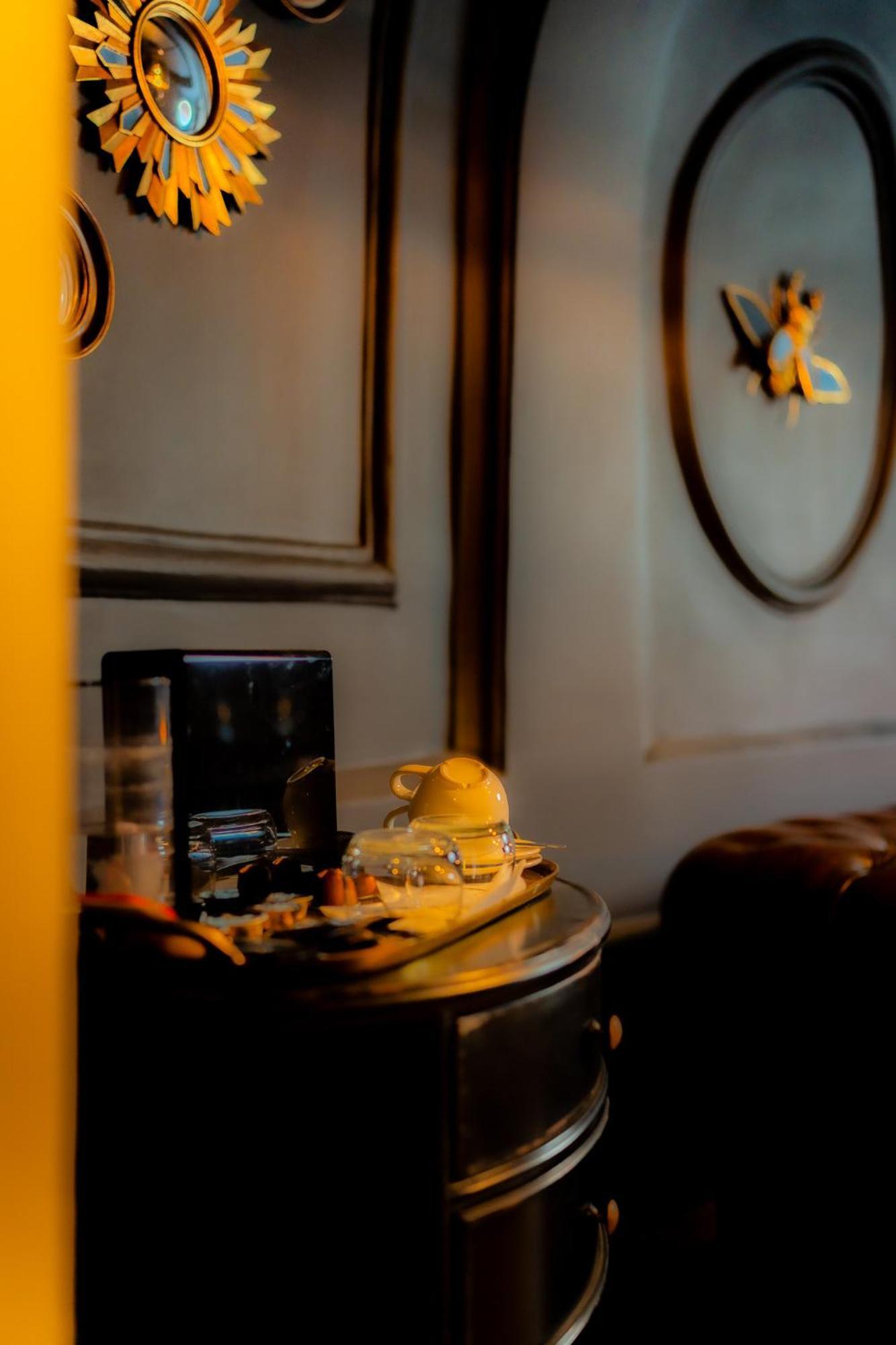 Hotel Grand Place Mons Bagian luar foto