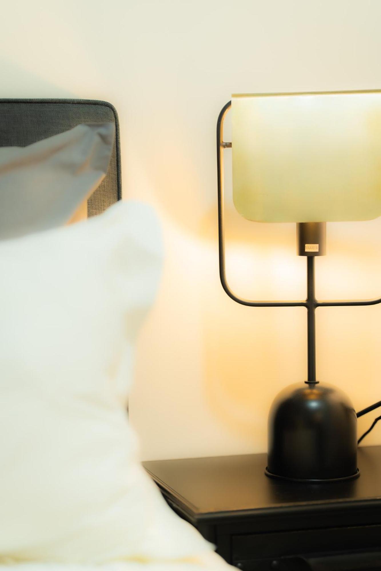 Hotel Grand Place Mons Bagian luar foto