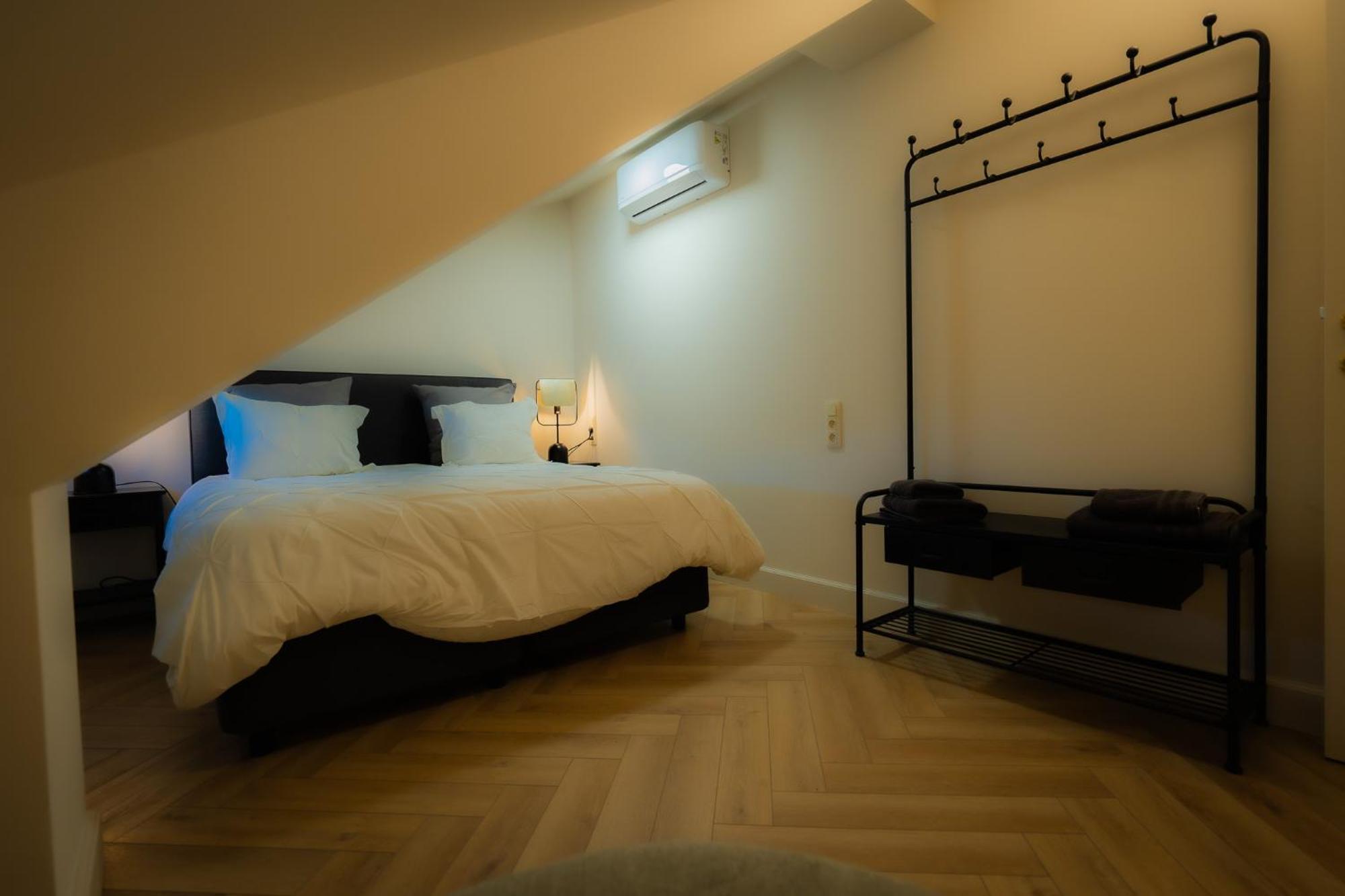Hotel Grand Place Mons Bagian luar foto
