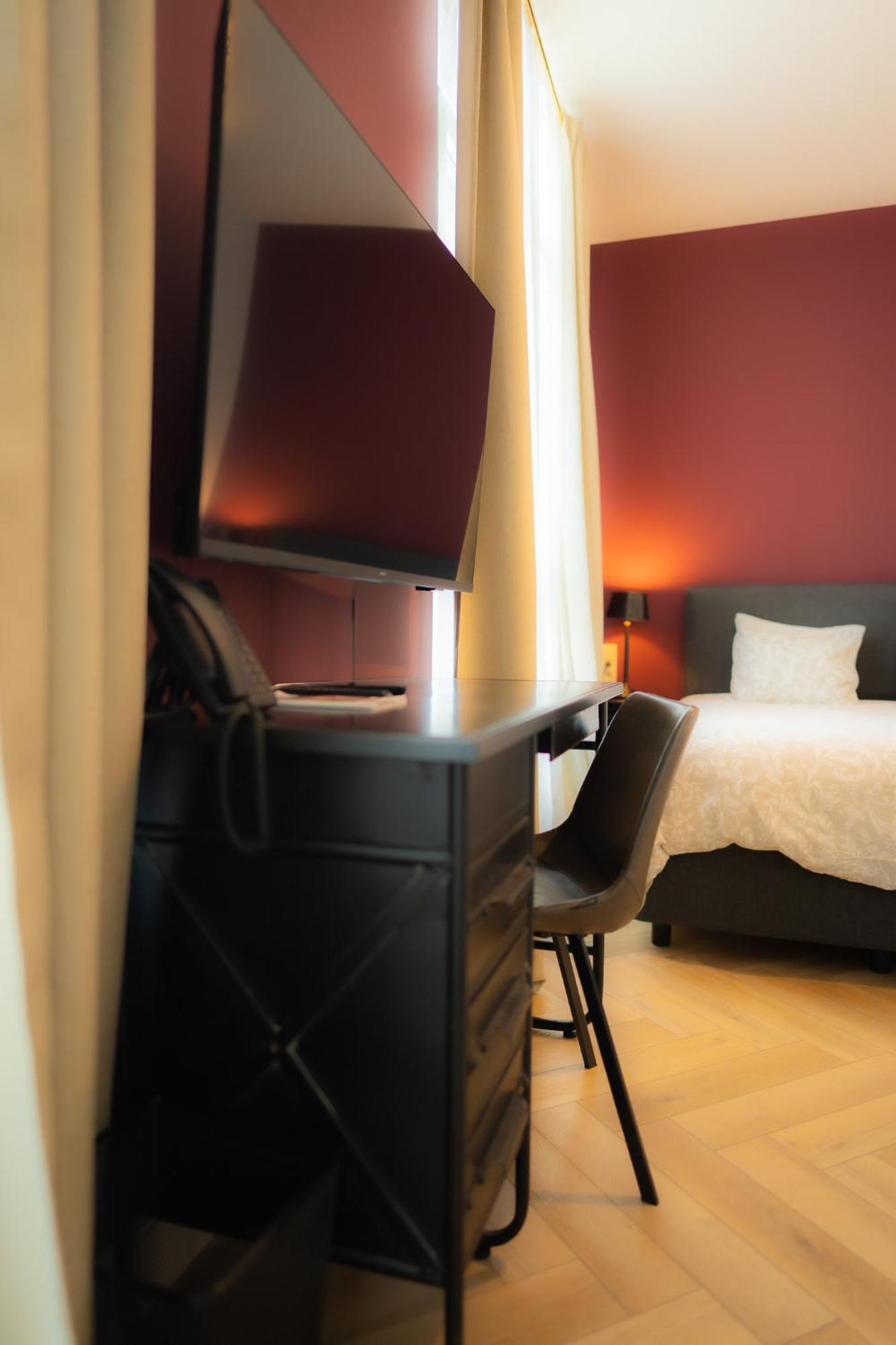 Hotel Grand Place Mons Bagian luar foto