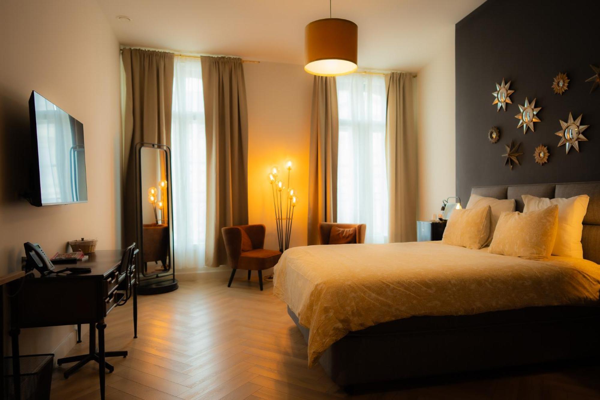 Hotel Grand Place Mons Bagian luar foto