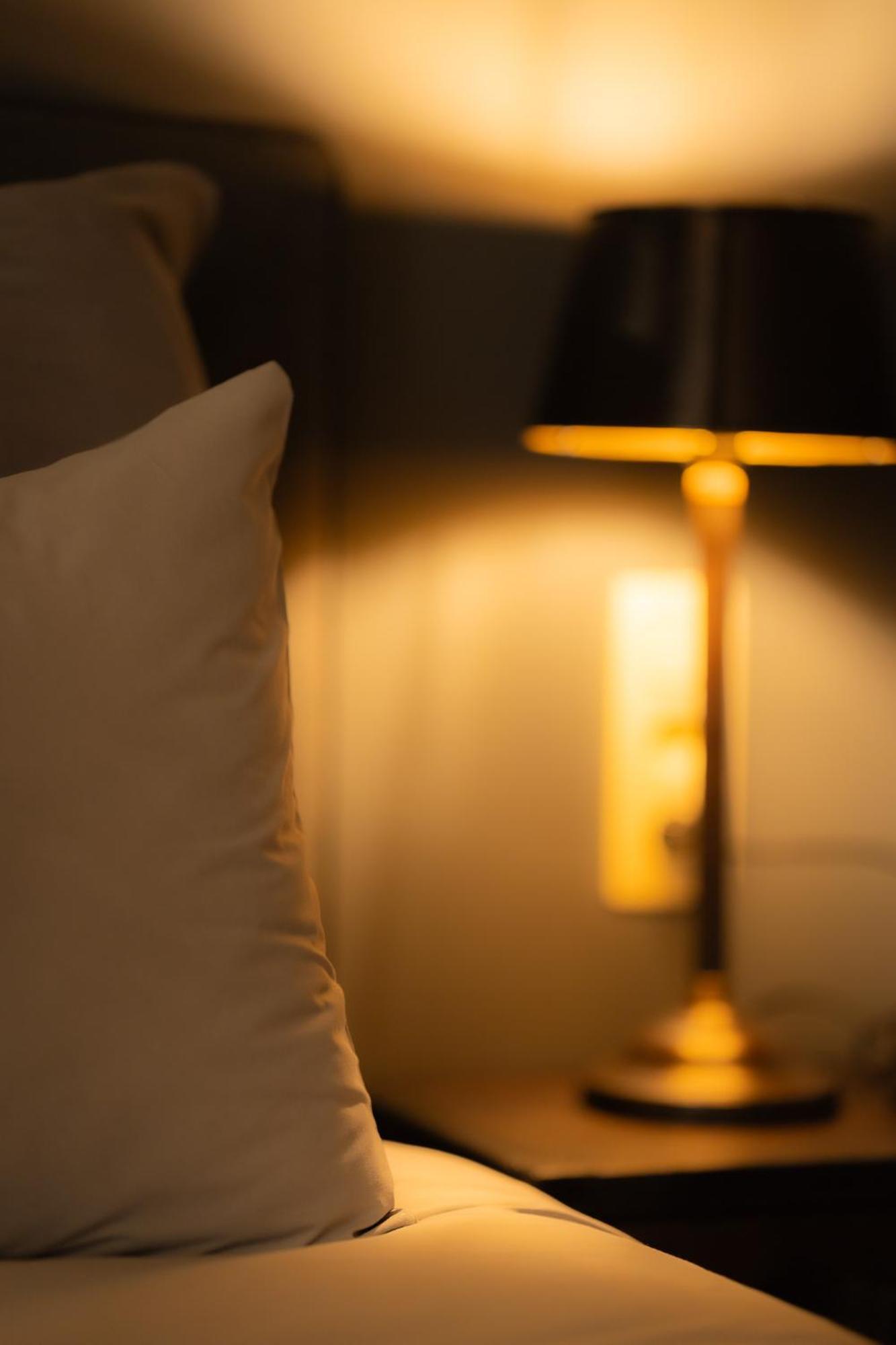 Hotel Grand Place Mons Bagian luar foto