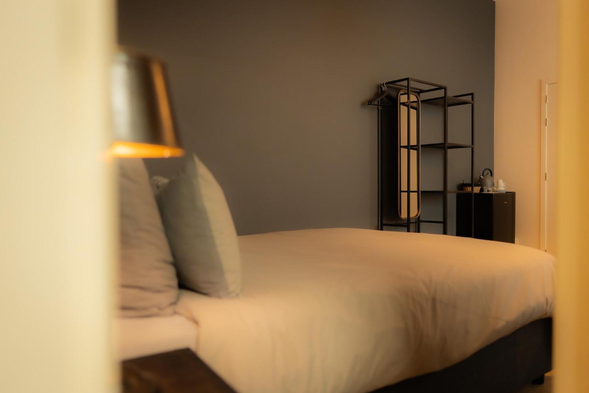 Hotel Grand Place Mons Bagian luar foto