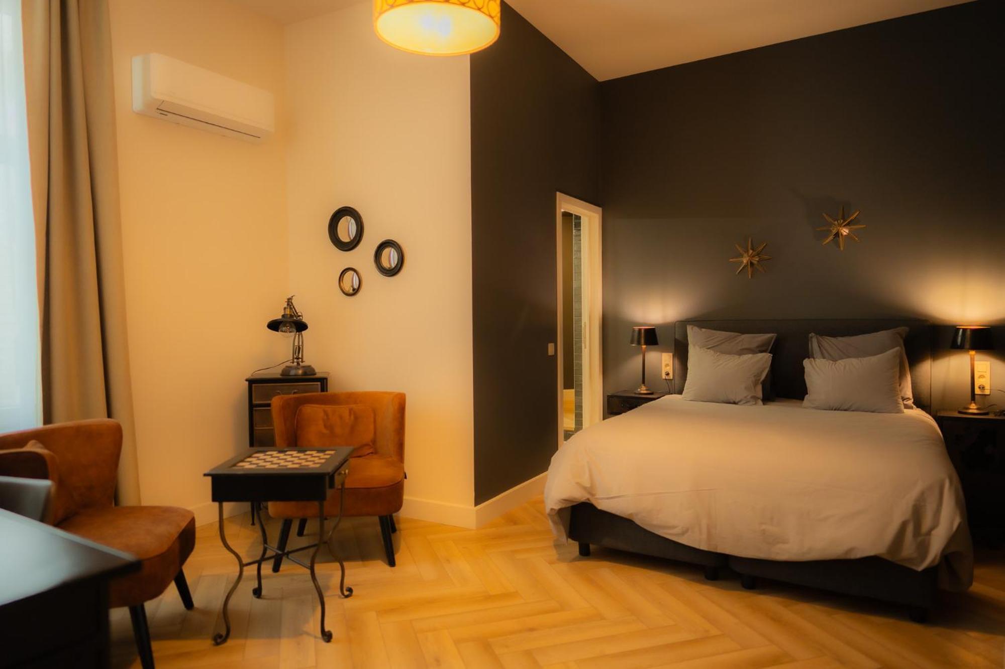 Hotel Grand Place Mons Bagian luar foto
