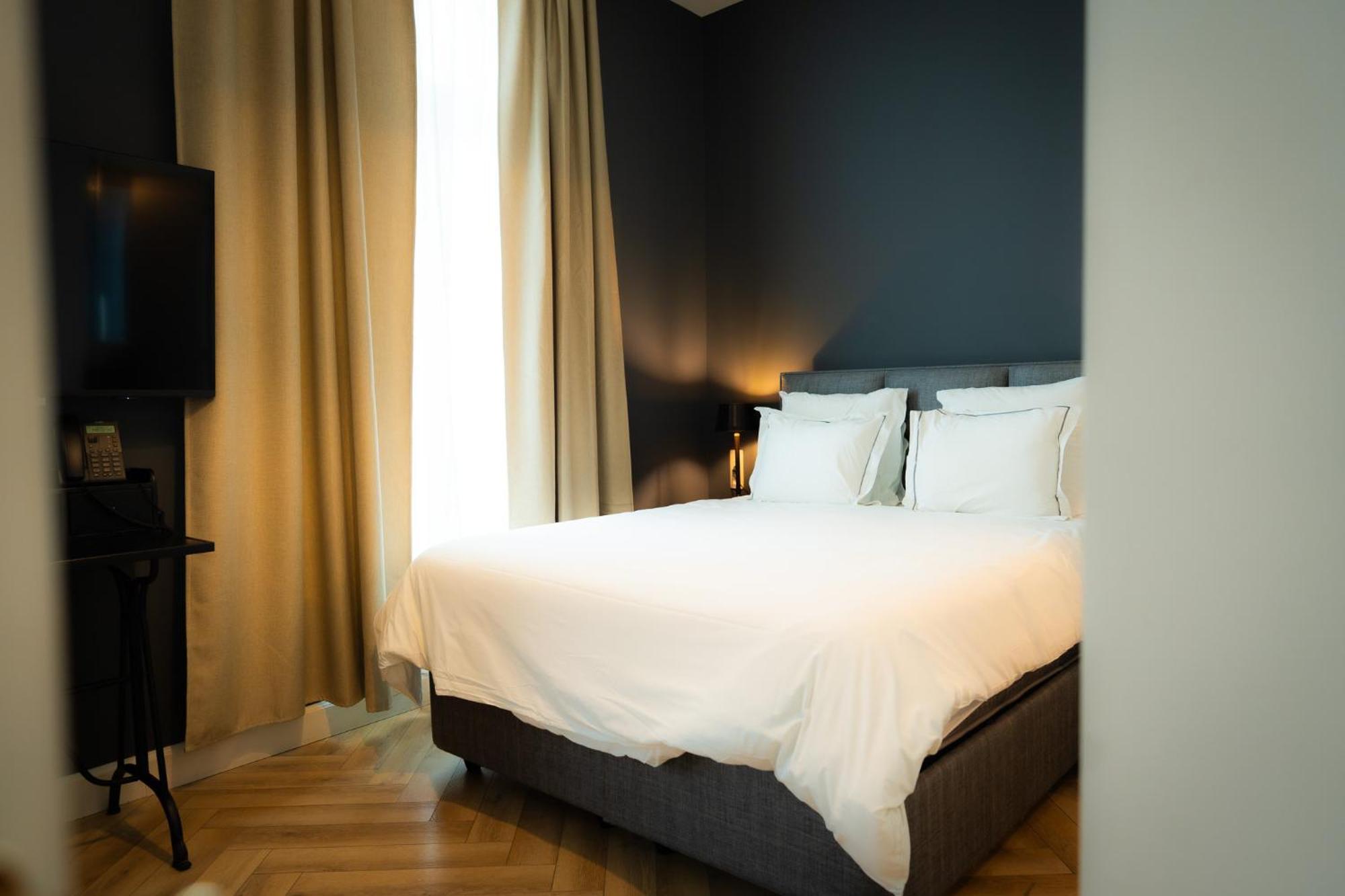 Hotel Grand Place Mons Bagian luar foto